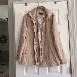 Lightweight jacket with Hood